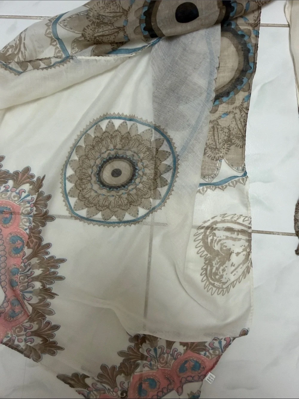 Lightweight Paisley Print Scarf in Cream, Brown & Pink